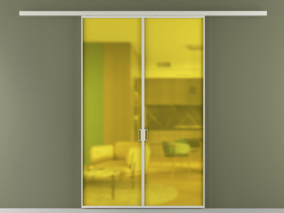 Алюминевая перегородка vd2_01_ Алюминий тёплый серый Сатинированное жёлтое стекло, триплекс, 6мм. Цвет Алюминий тёплый серый. Материал Алюминий в эмали. Коллекция Перегородка Formato вдоль стены двустворчатая. Картинка.